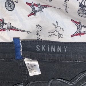 black ripped men jeans